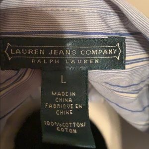 Ralph Lauren Tops - A Classic Women’s Ralph Lauren button down Ralph Lauren Tops - A Classic Women’s Ralph Lauren button down